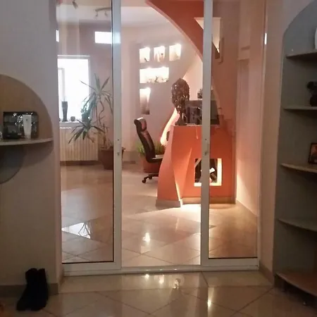 Pensión Vila Nely *