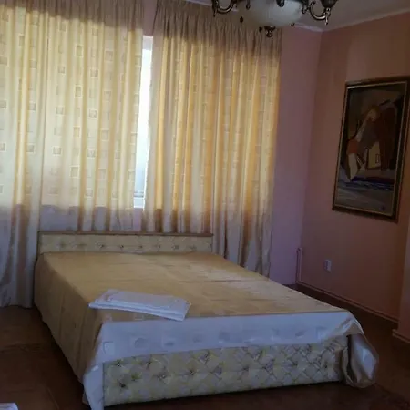 Vila Nely Pensión *